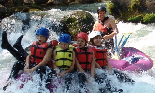Rattlesnake Rapid on the White Salmon River