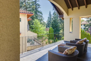 Columbia Cliff Villas